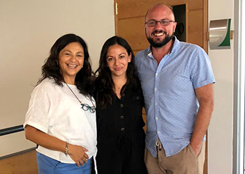 De izq. a derecha: Noelia Rojas, Viviana Araya y Dr. Ignacio Neumann
