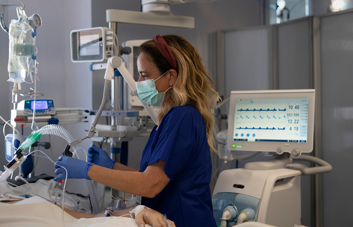 Especialidad en Enfermería en Cuidados Críticos del Adulto